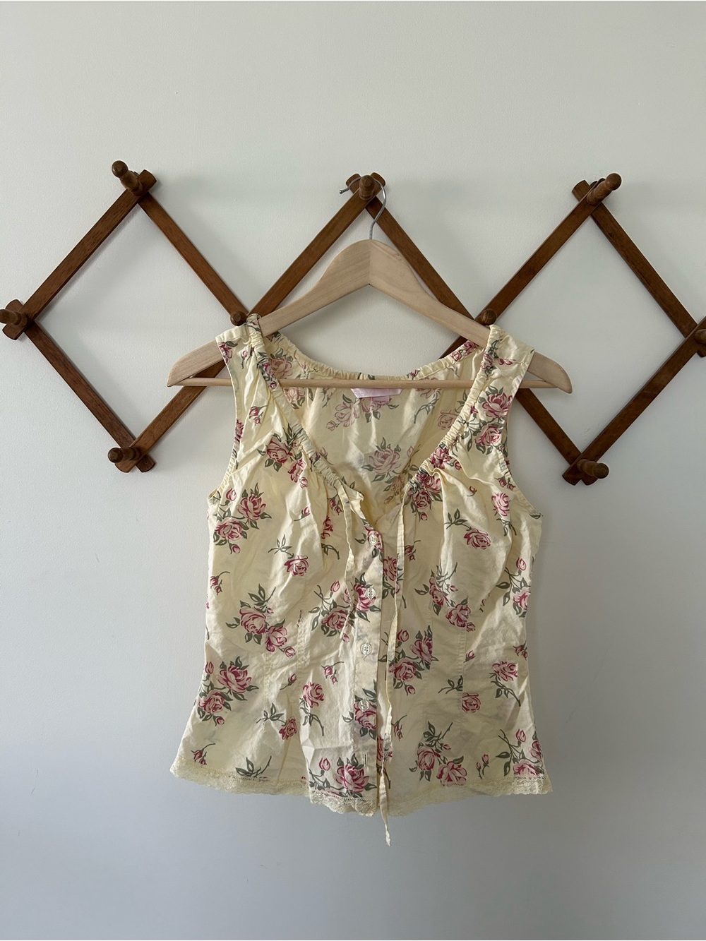Y2K Victoria's Secret Cream Floral Tie-Front Camisole